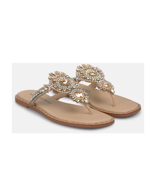 Alma En Pena. Brown Flip Flops