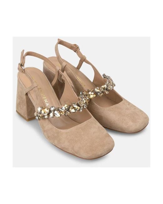 Pumps Alma En Pena. de color Natural