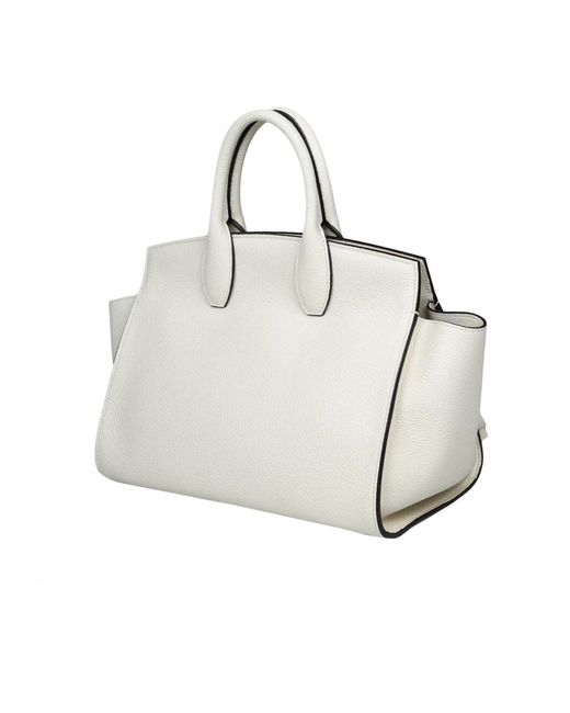 Ferragamo White Weiche gehämmerte kalbslederhandtasche mit vordertasche
