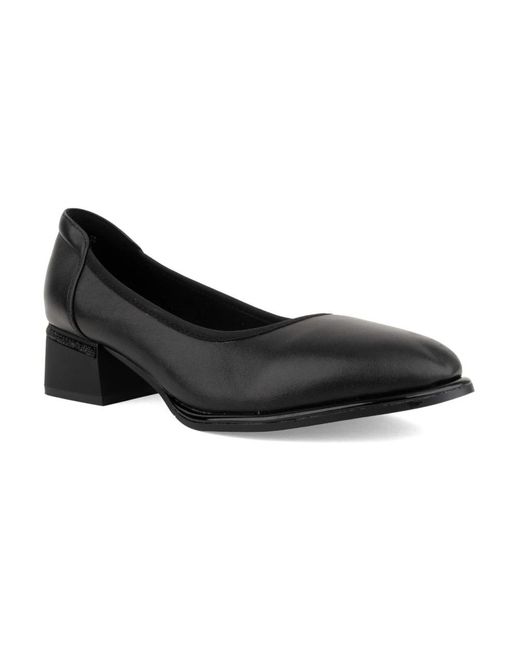 Linda Baumann Black Pumps