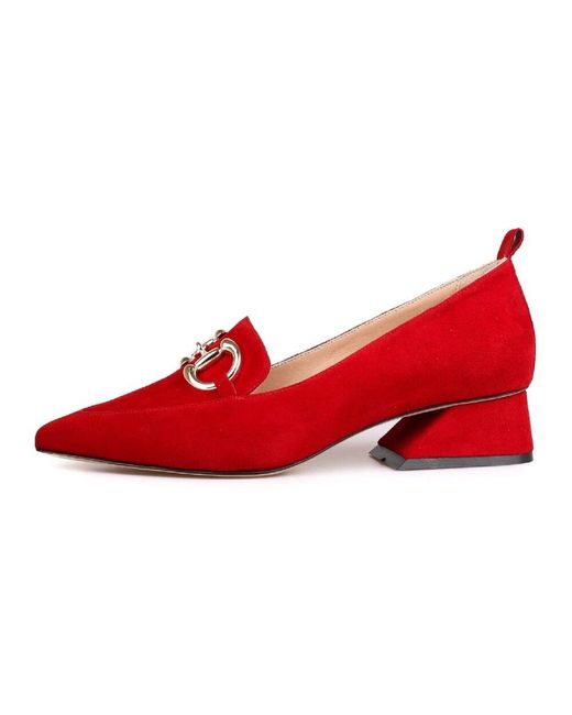 CESARE GASPARI Red Wildleder-Loafer Mit Blockabsatz Und Goldkettendetail