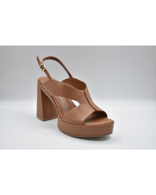 Jeannot High Heel Sandals in het Brown