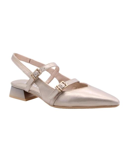 Hispanitas Brown Pumps