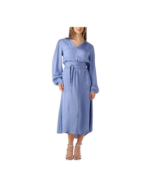 Lolly's Laundry Kleedjes ,Blauw ,Blauwe Midi Jurk Met Lange Mouwen in het Blue