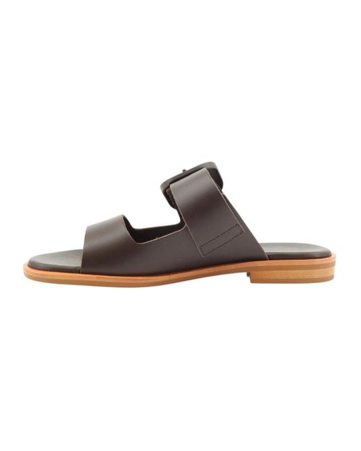 Frau Brown Sliders