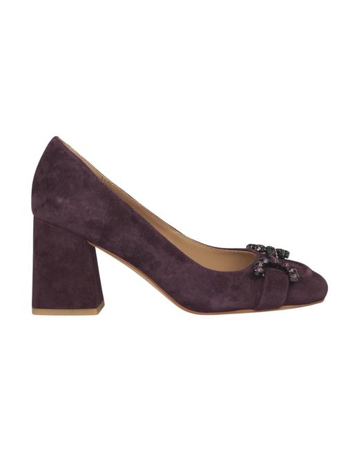 Alma En Pena. Purple Pumps