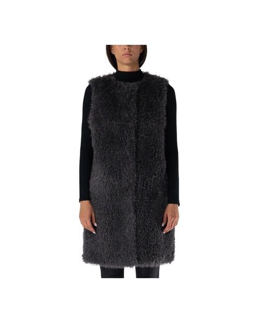 Faux Fur & Shearling Jackets di Betta Corradi in Black