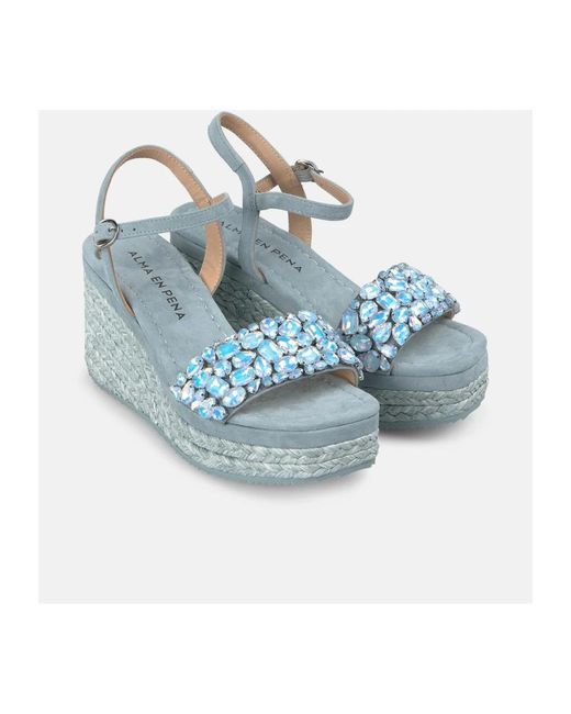 Alma En Pena. Wedges in het Blue