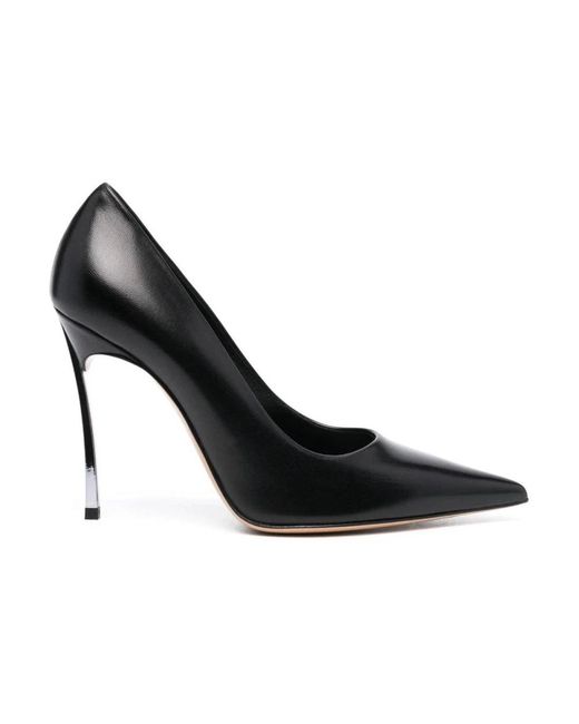 Pumps di Casadei in Black