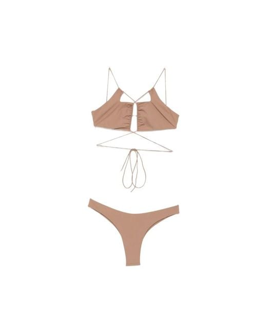 Amazuìn White Bikinis