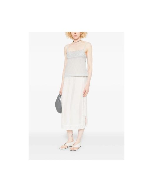 Low Classic White Sleeveless Tops