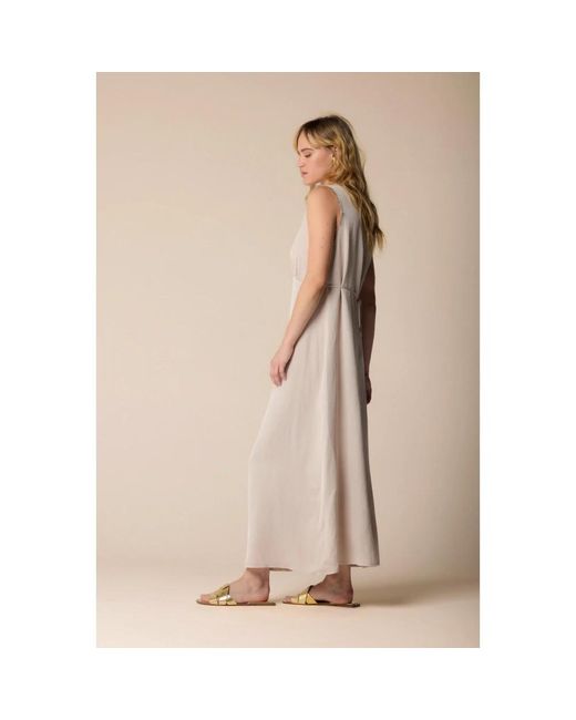 Kocca Elegante, Lange Jurk Met V-Hals in het Natural