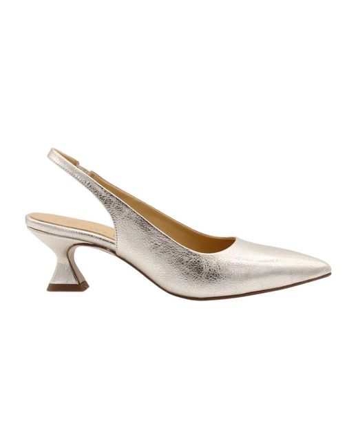 Pumps di CTWLK in White