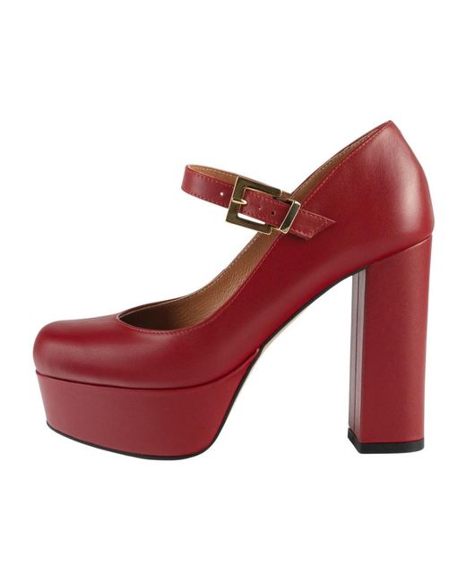 L37 Red Pumps