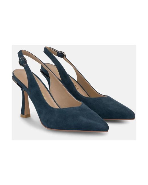 Alma En Pena. Blue Pumps