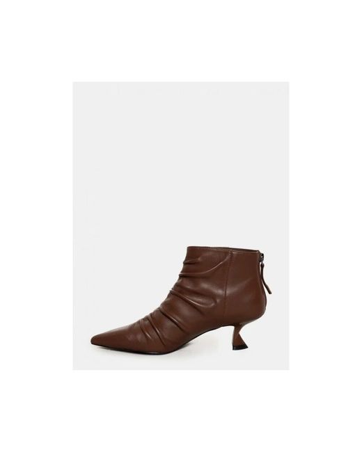 Heeled Boots Jeannot de color Brown
