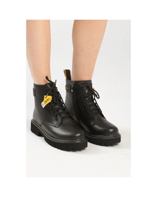 Lace-Up Boots di CESARE GASPARI in Black
