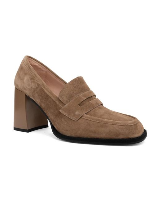 Linda Baumann Brown Pumps