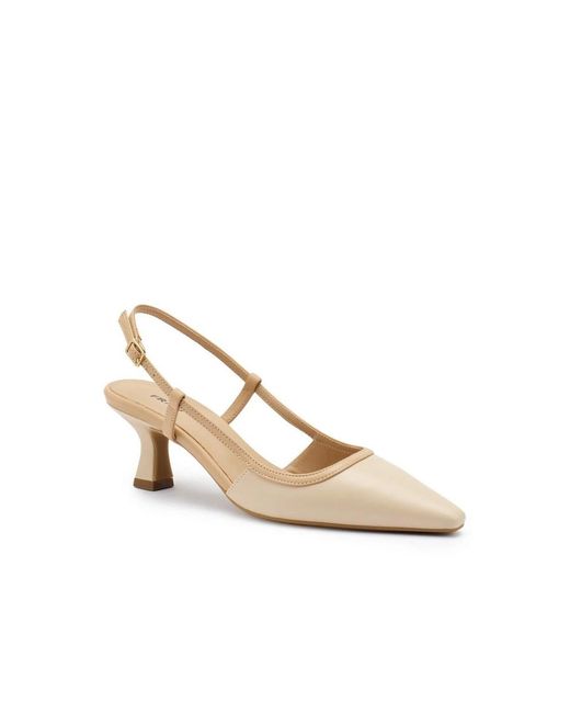 Frau Natural Pumps