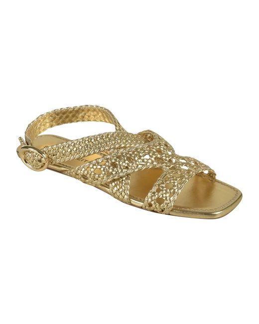 Stuart Weitzman Flat Sandals in het Metallic