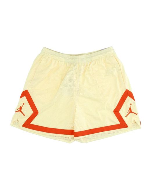 Nike Short Shorts in het Yellow