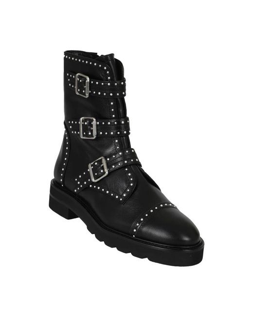 Lace-Up Boots di Stuart Weitzman in Black