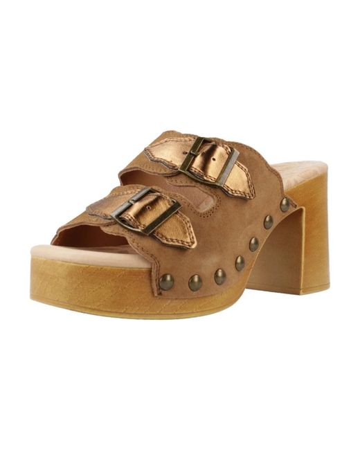 Heeled Mules MTNG de color Brown