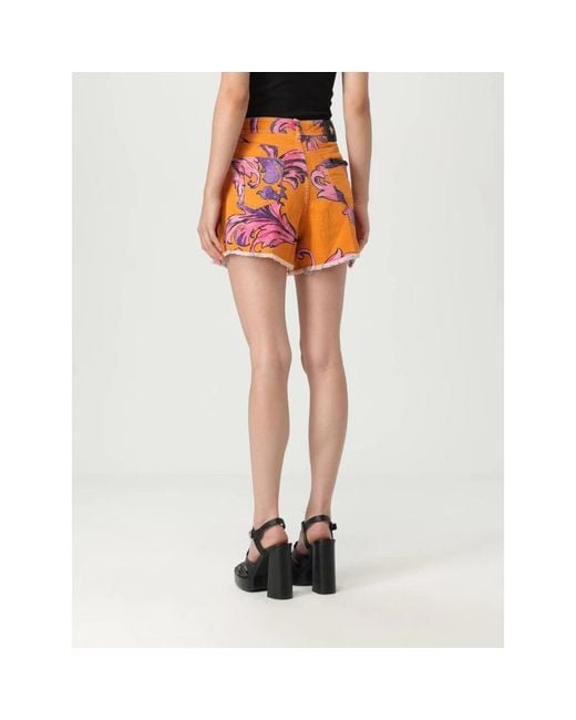 Versace Jeans Couture Orange Bedruckte Denim Mini Shorts Mit Schnalle