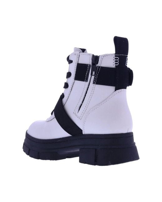 Ashton lace up di Ugg in Blue