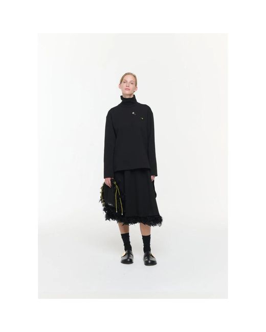 Plan C Black Fleece Pouch Mit Federn