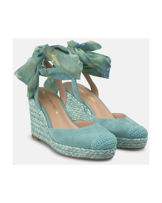 Alma En Pena. Green Wedges