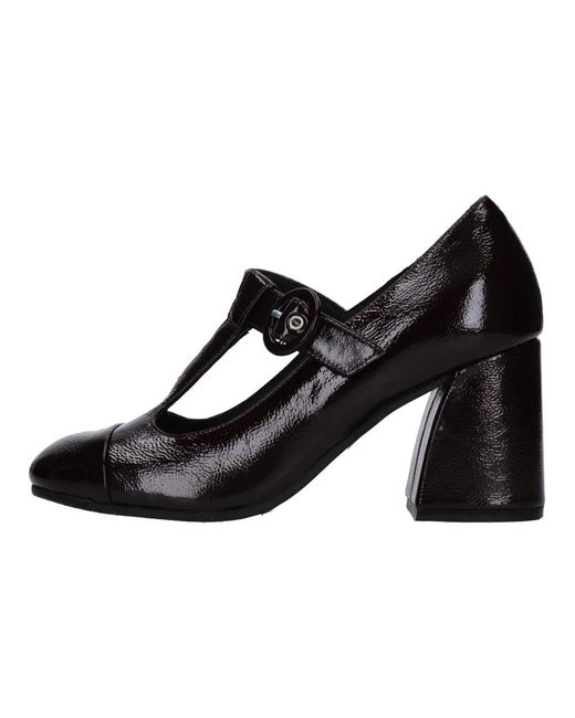 Carmens Black Pumps
