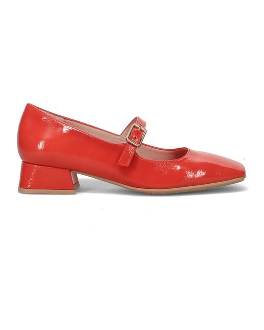 Hispanitas Red Pumps