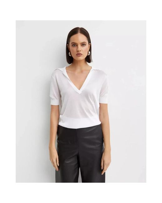 Khaite Overhemden ,Wit ,Witte V-Hals T-Shirt Julita in het White