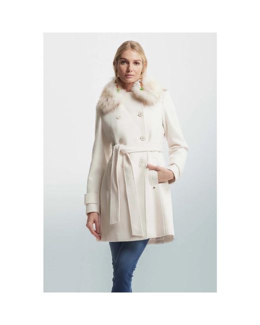 Kocca Belted Coats in het White