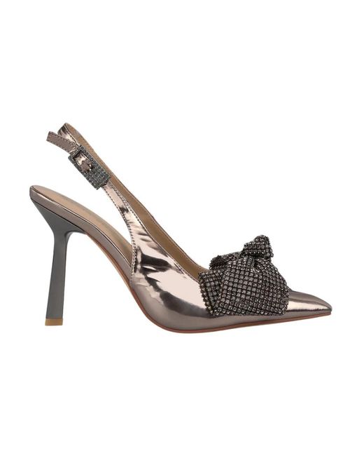 Alma En Pena. Gray Pumps