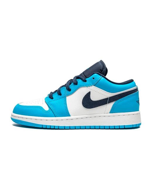 Nike Blue Klassischer sneaker mit modernem touch