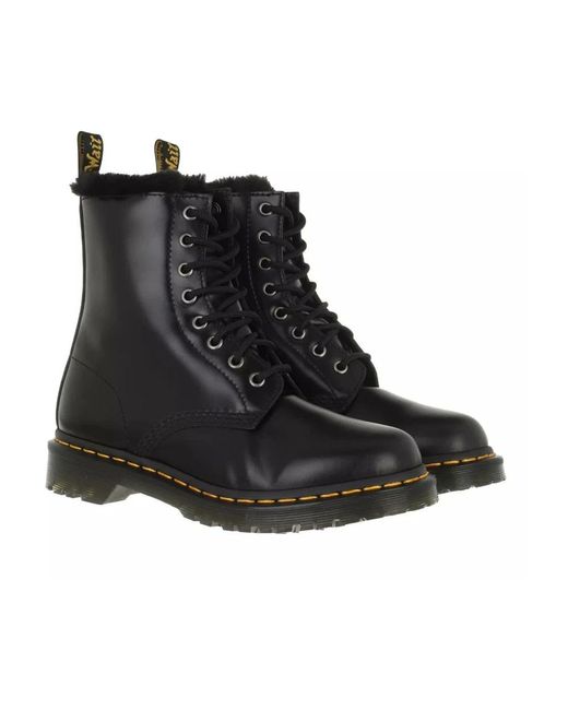 Dr. Martens Leren Laarzen Voor Platte Hak, Vetersluiting in het Black