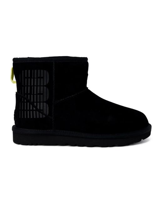 Stivali classici mini side logo di Ugg in Black