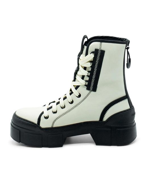 Lace-Up Boots di Vic Matié in Black