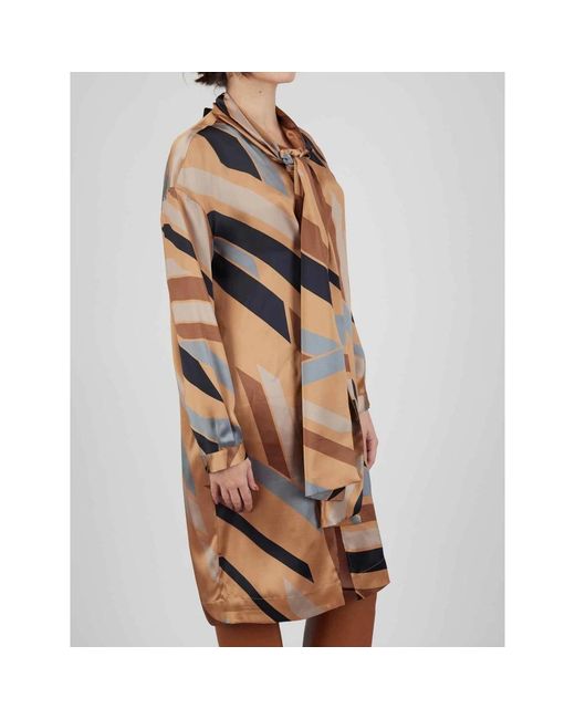 Kiton Zijden Jurk in het Brown