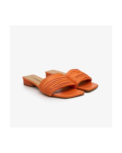 Halmanera Pink Sliders