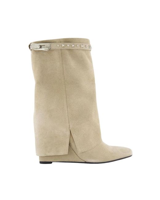 Gibaldi Studded Suede Wedge Boot in het Natural