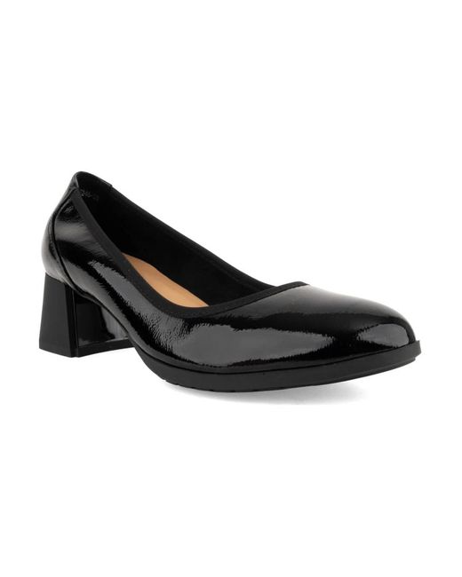 Linda Baumann Black Pumps