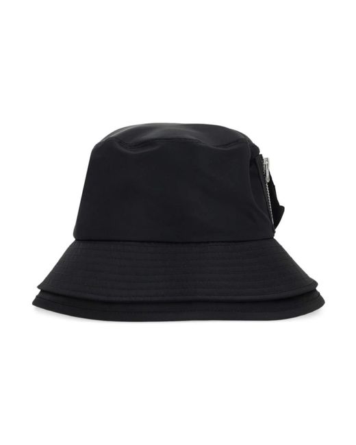 Hats di Sacai in Black