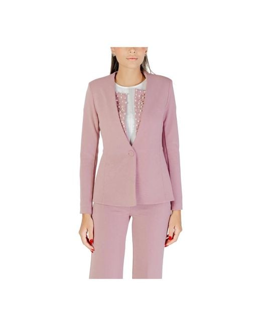 Rinascimento Rhinestone Blazer Met Lange Mouwen En Knoopsluiting in het Pink