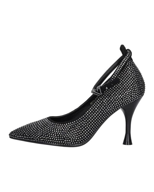 Emanuélle Vee Black Pumps