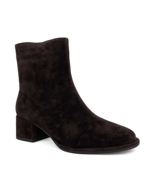 Linda Baumann Black Heeled Boots