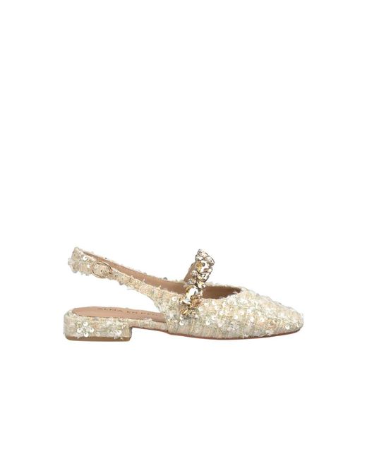 Alma En Pena. Natural Flat Sandals