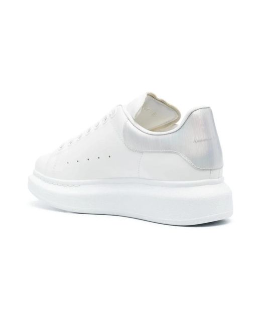 Alexander McQueen White Weiße oversized sneakers mit logo